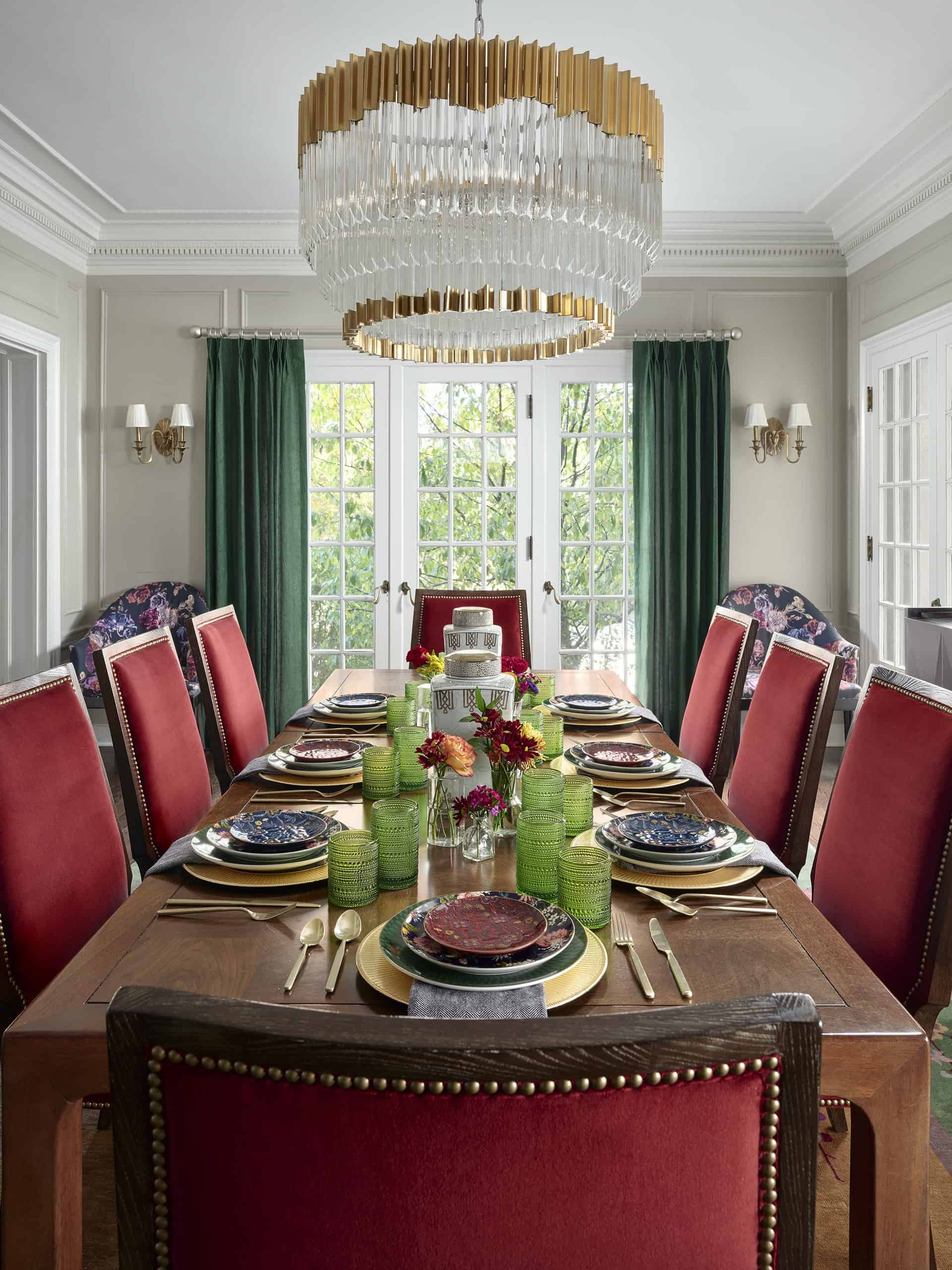 Colorful, eclectic dining room 